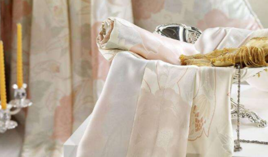 臣臣丝绸家纺创建于1978年,有着30多年的专业丝绸生产经验,一直秉承"