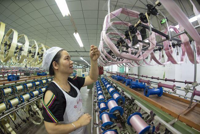 广西蒙山特色茧丝绸产业助力就业增收图